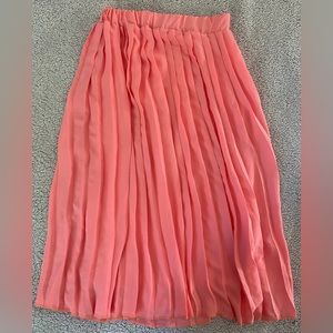 Pleated skirt